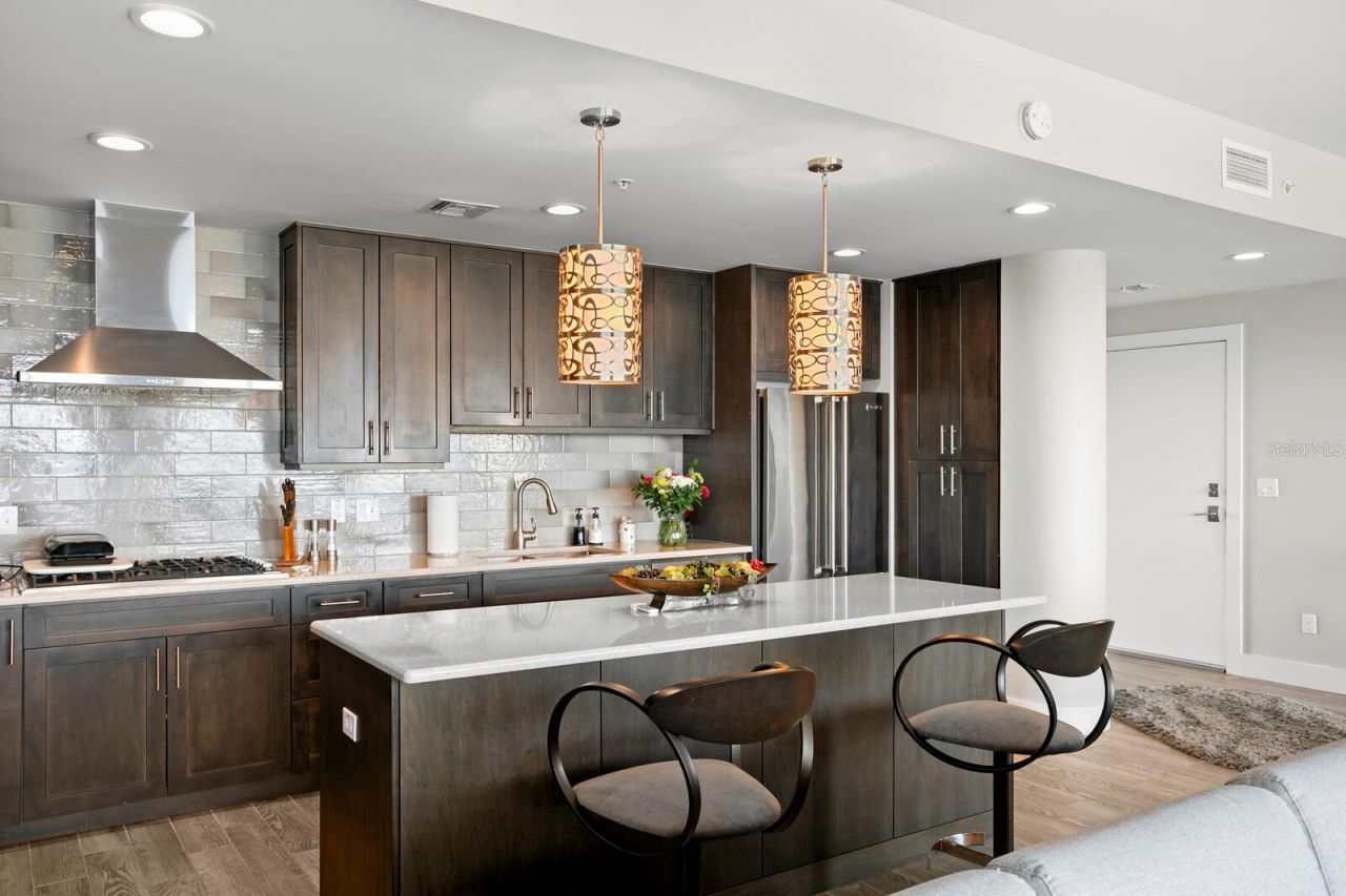 176 4th Avenue Ne, Unit 1002, Saint Petersburg, FL 33701 Photo