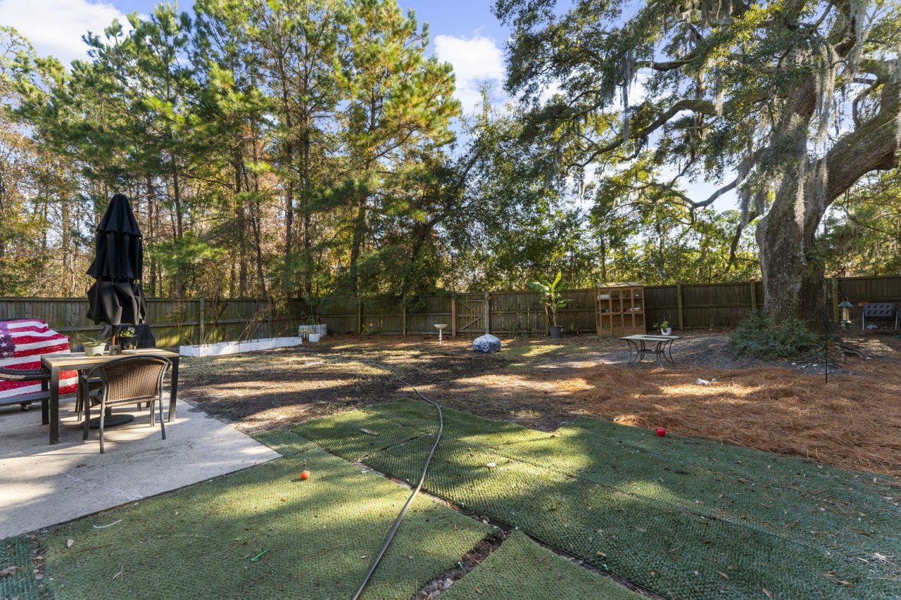 1301 Merchant Court Photo 37