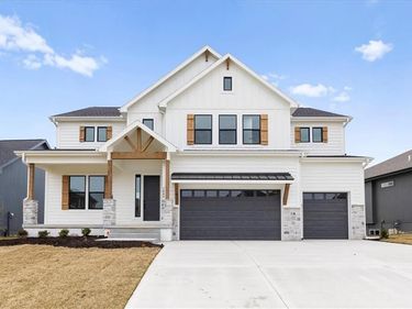 1605 SW Arbor Park Drive, Lee's Summit, MO 64082