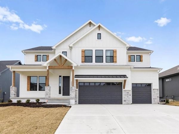 1605 SW Arbor Park Drive, Lee's Summit, MO 64082