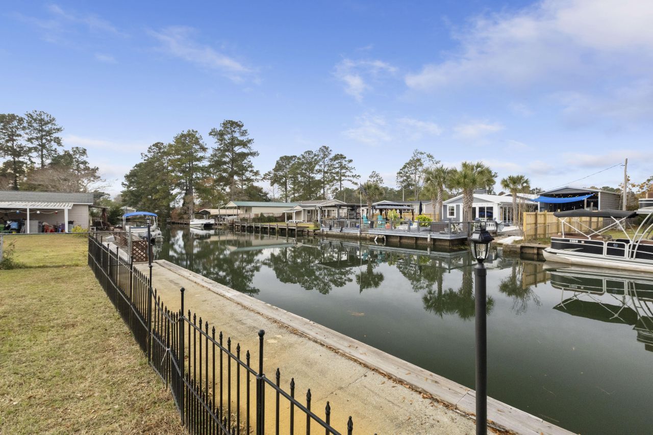 402 Chippendale Lane Photo 1