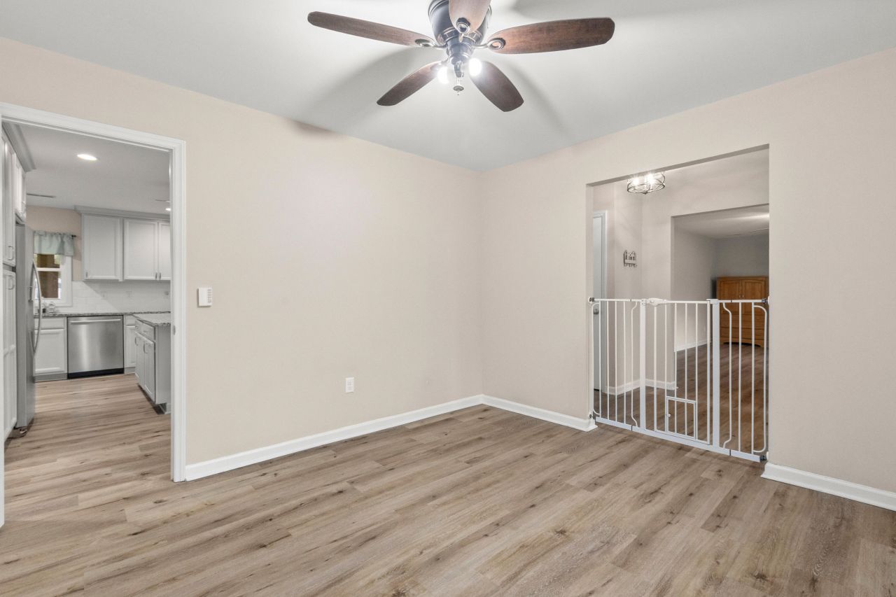 402 Chippendale Lane Photo 14