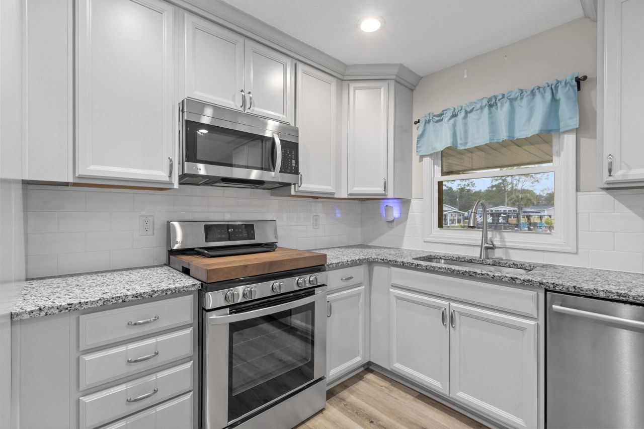 402 Chippendale Lane Photo 18