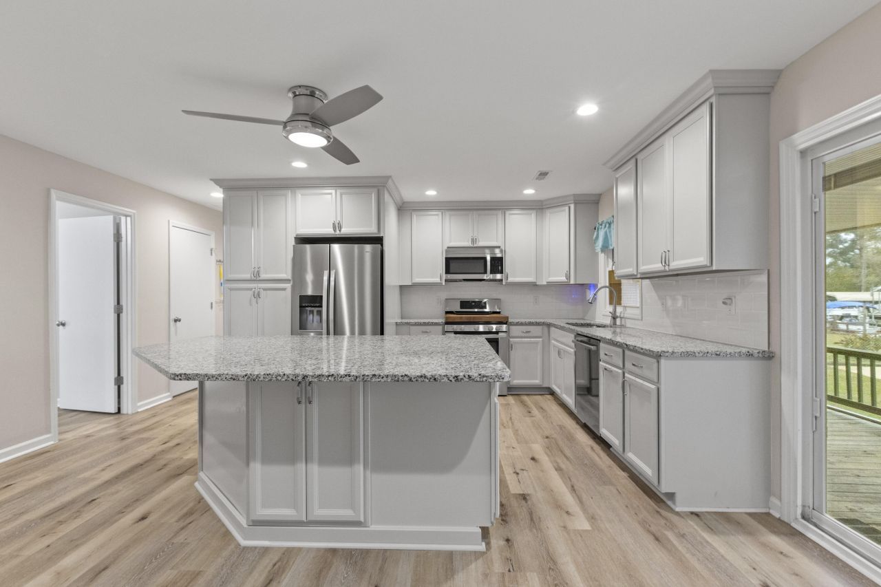 402 Chippendale Lane Photo 19