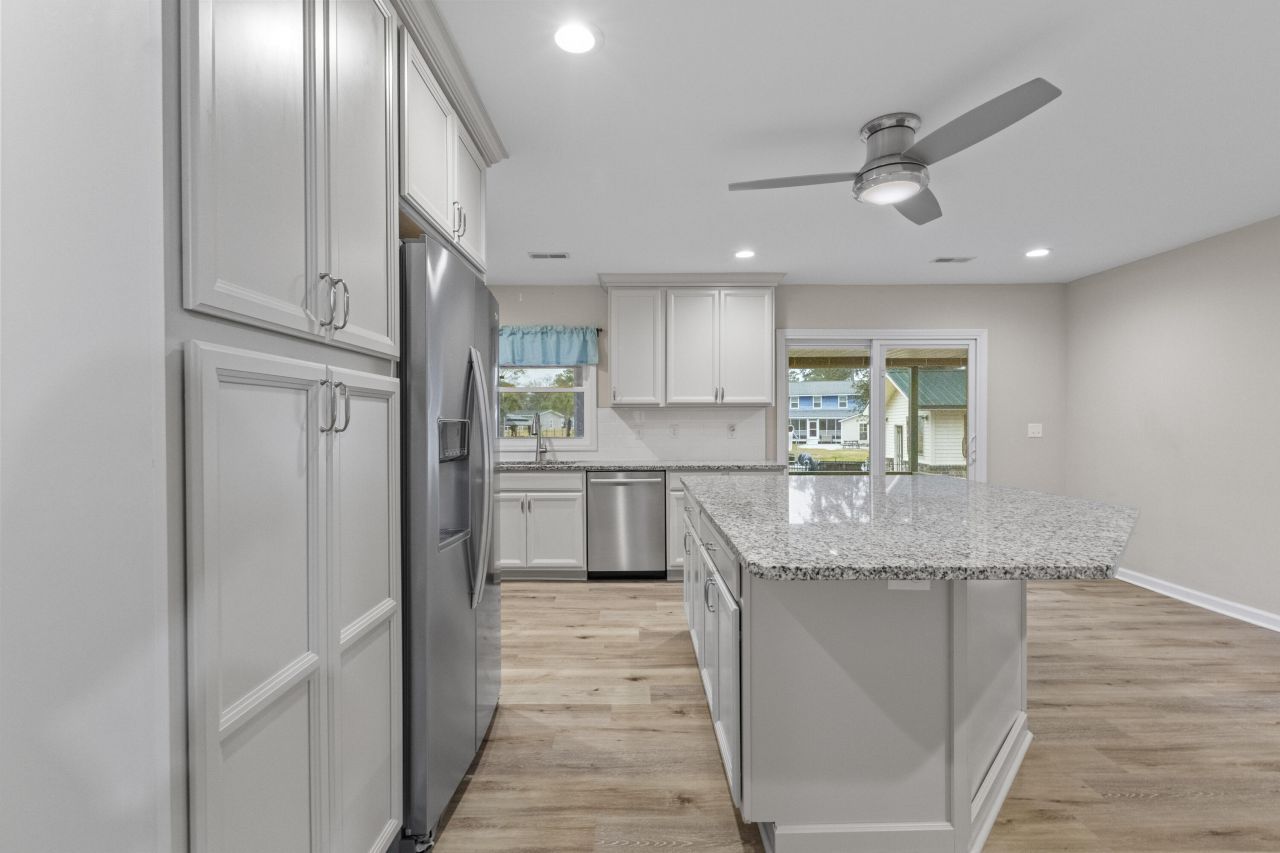 402 Chippendale Lane Photo 20