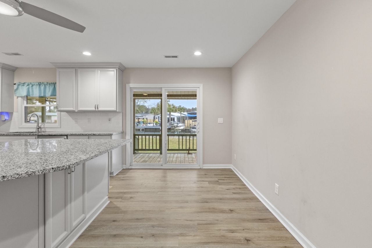 402 Chippendale Lane Photo 21