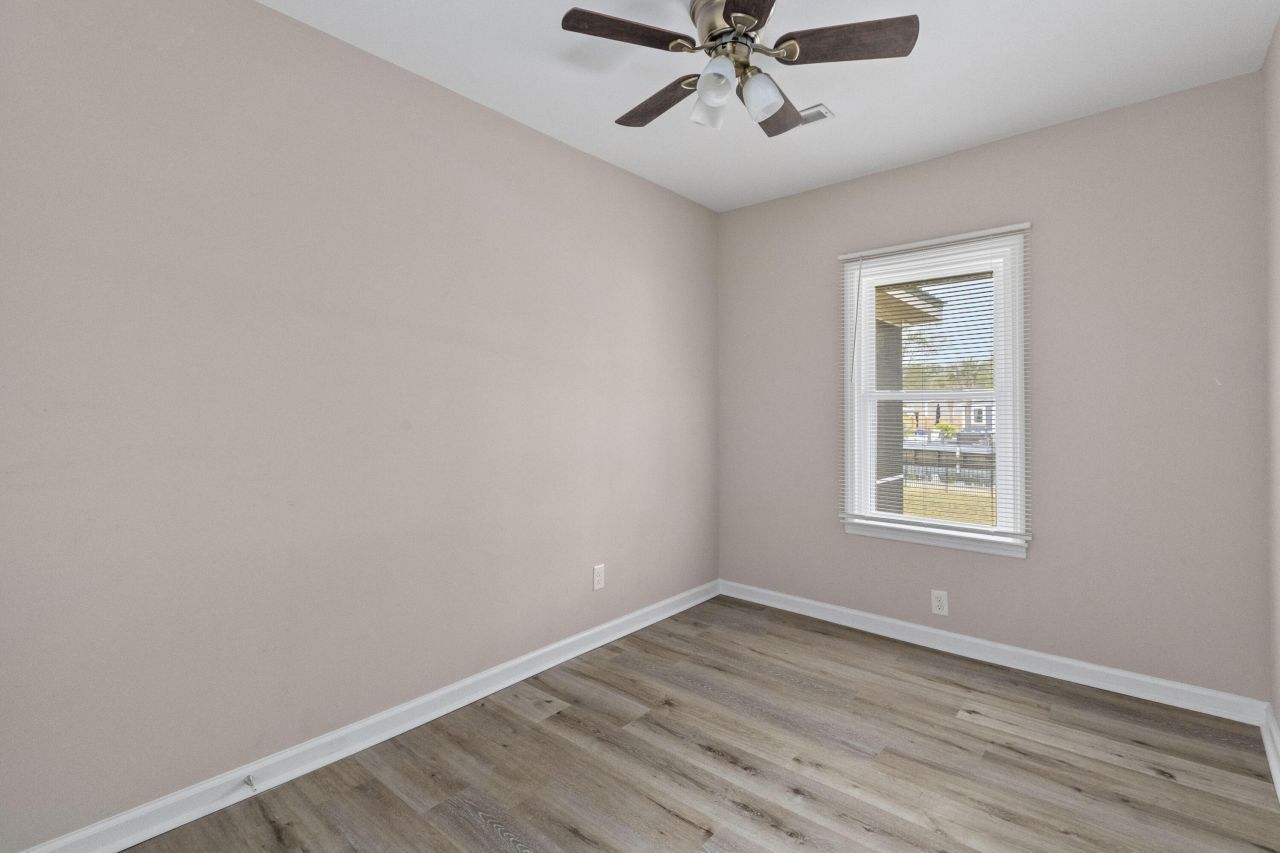 402 Chippendale Lane Photo 22