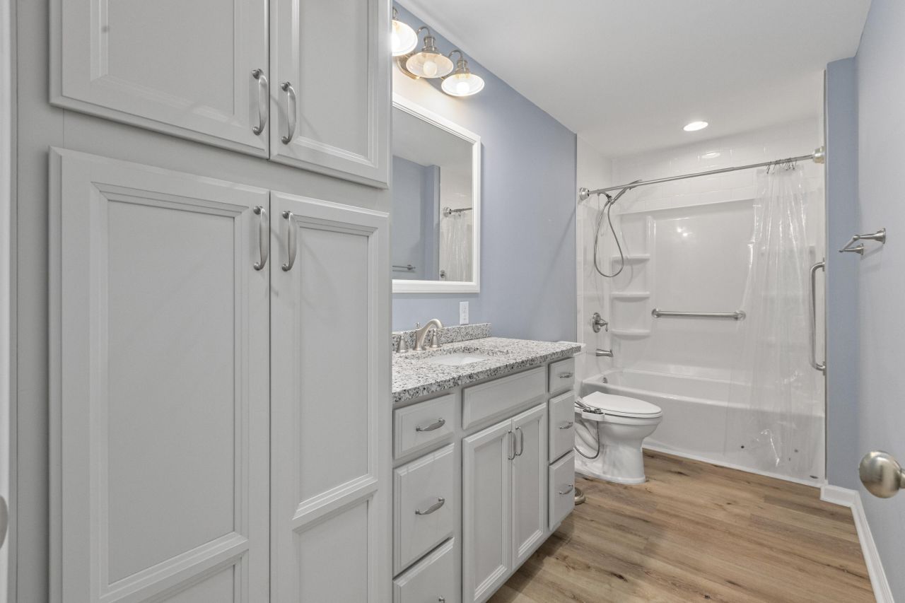 402 Chippendale Lane Photo 24