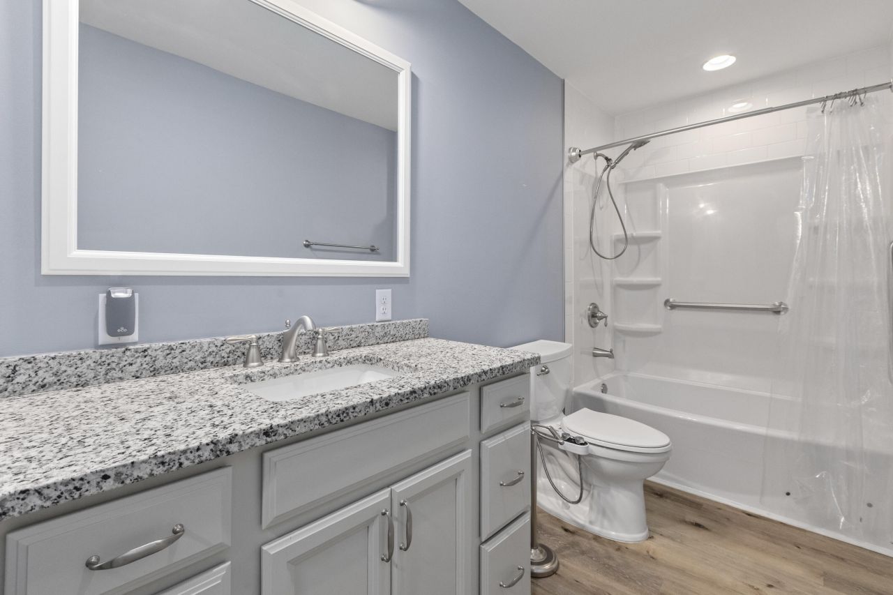 402 Chippendale Lane Photo 25