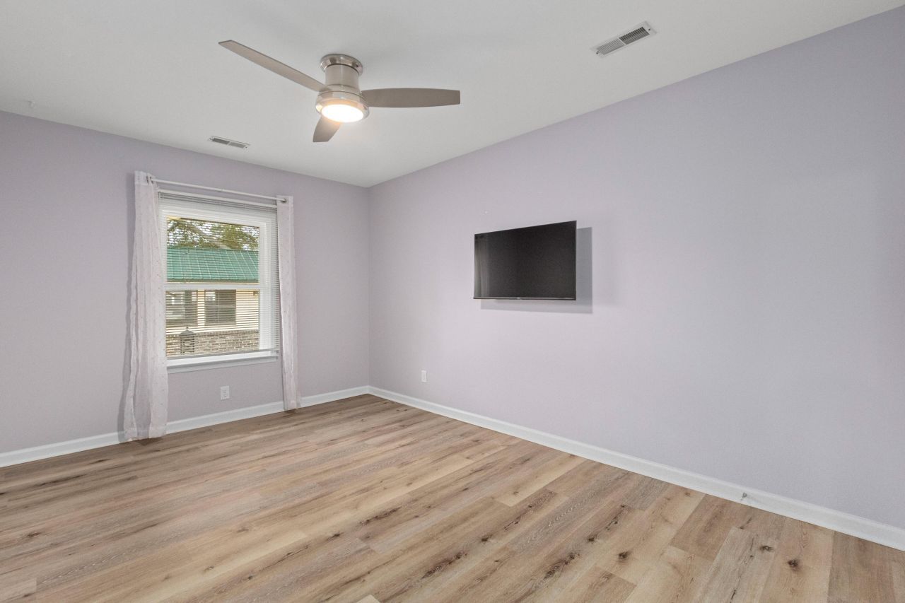 402 Chippendale Lane Photo 26