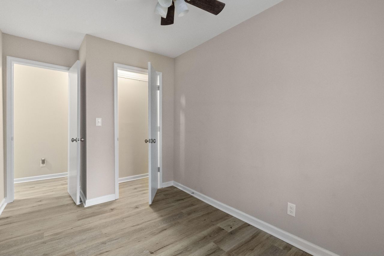 402 Chippendale Lane Photo 27