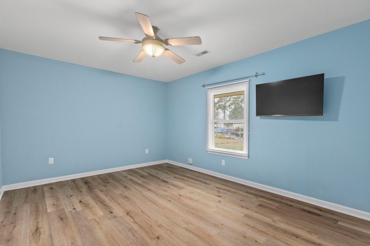 402 Chippendale Lane Photo 33