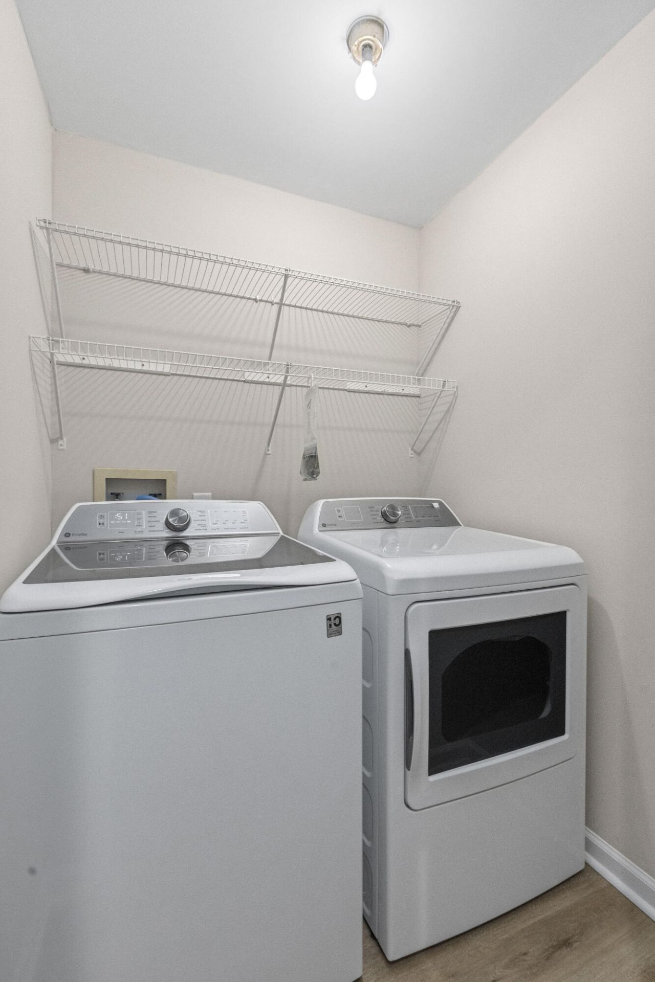 402 Chippendale Lane Photo 36