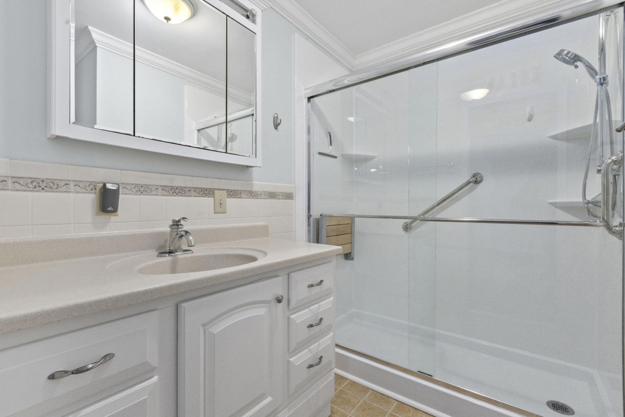 402 Chippendale Lane Photo 37