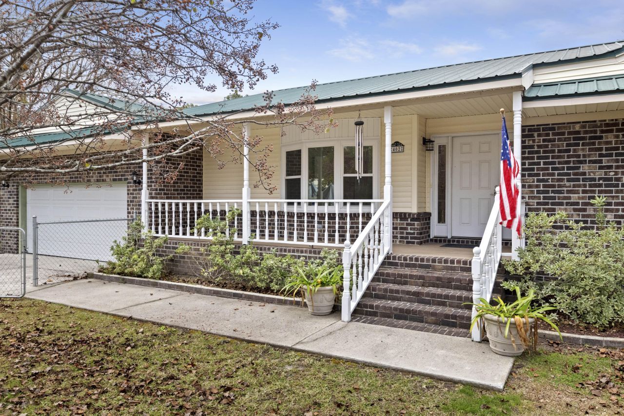 402 Chippendale Lane Photo 4