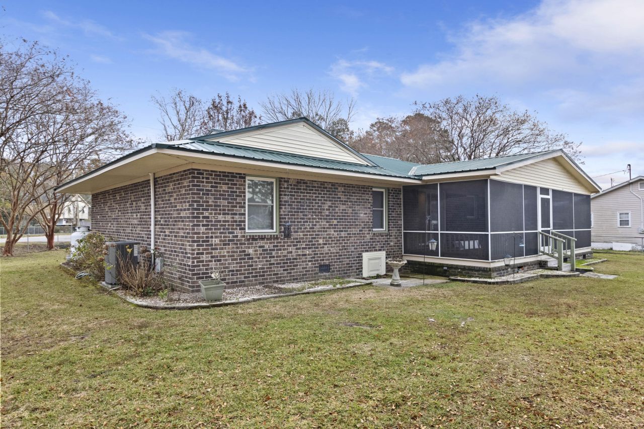 402 Chippendale Lane Photo 40