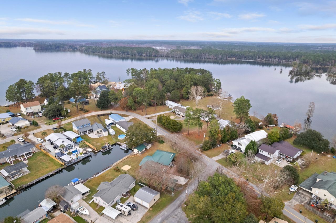 402 Chippendale Lane Photo 48