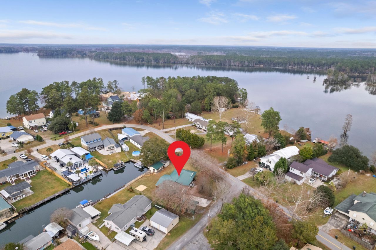 402 Chippendale Lane Photo 49