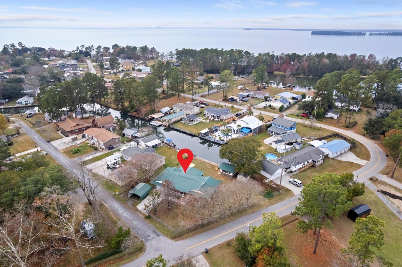 402 Chippendale Lane Photo 5