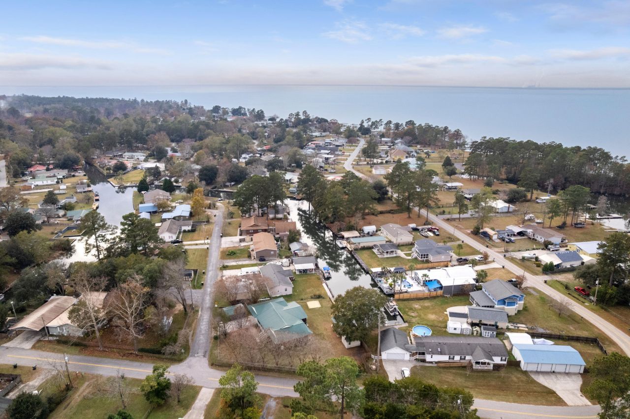 402 Chippendale Lane Photo 50