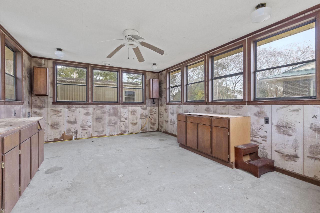 402 Chippendale Lane Photo 51