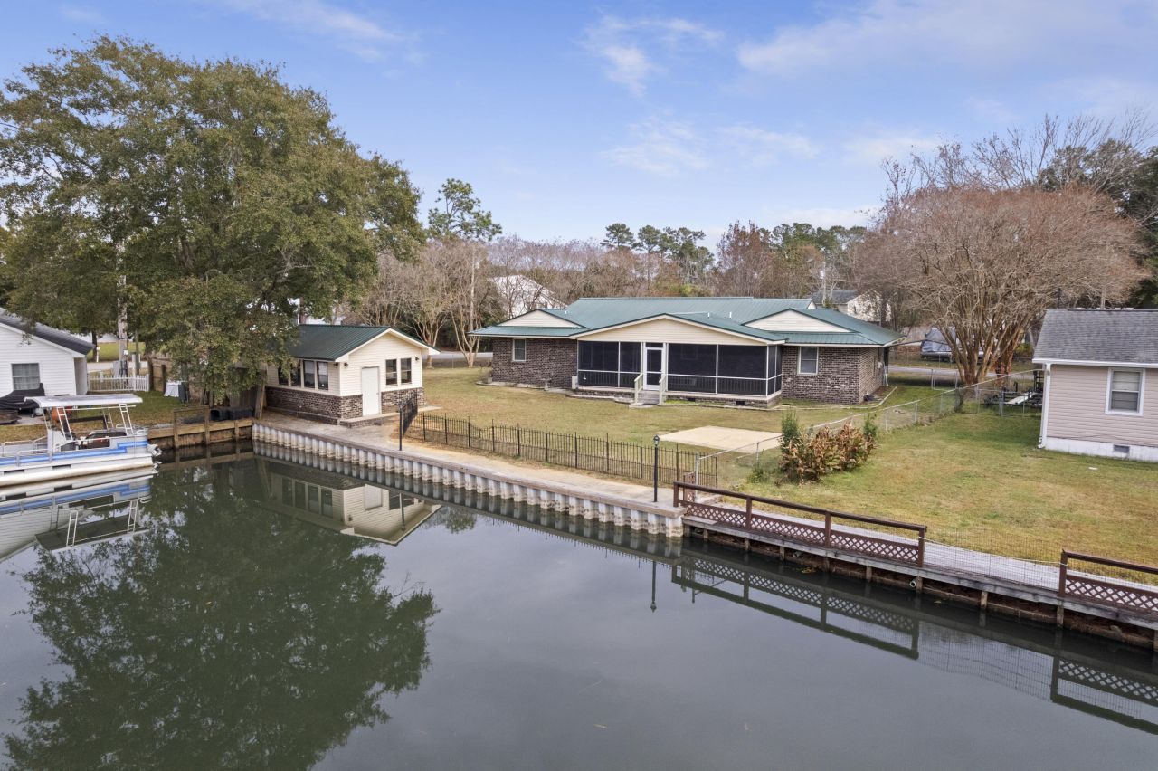 402 Chippendale Lane Photo 61