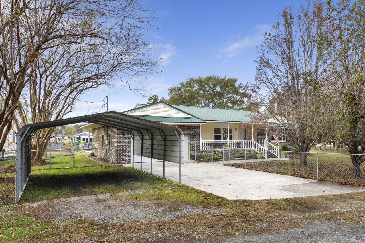 402 Chippendale Lane Photo 7