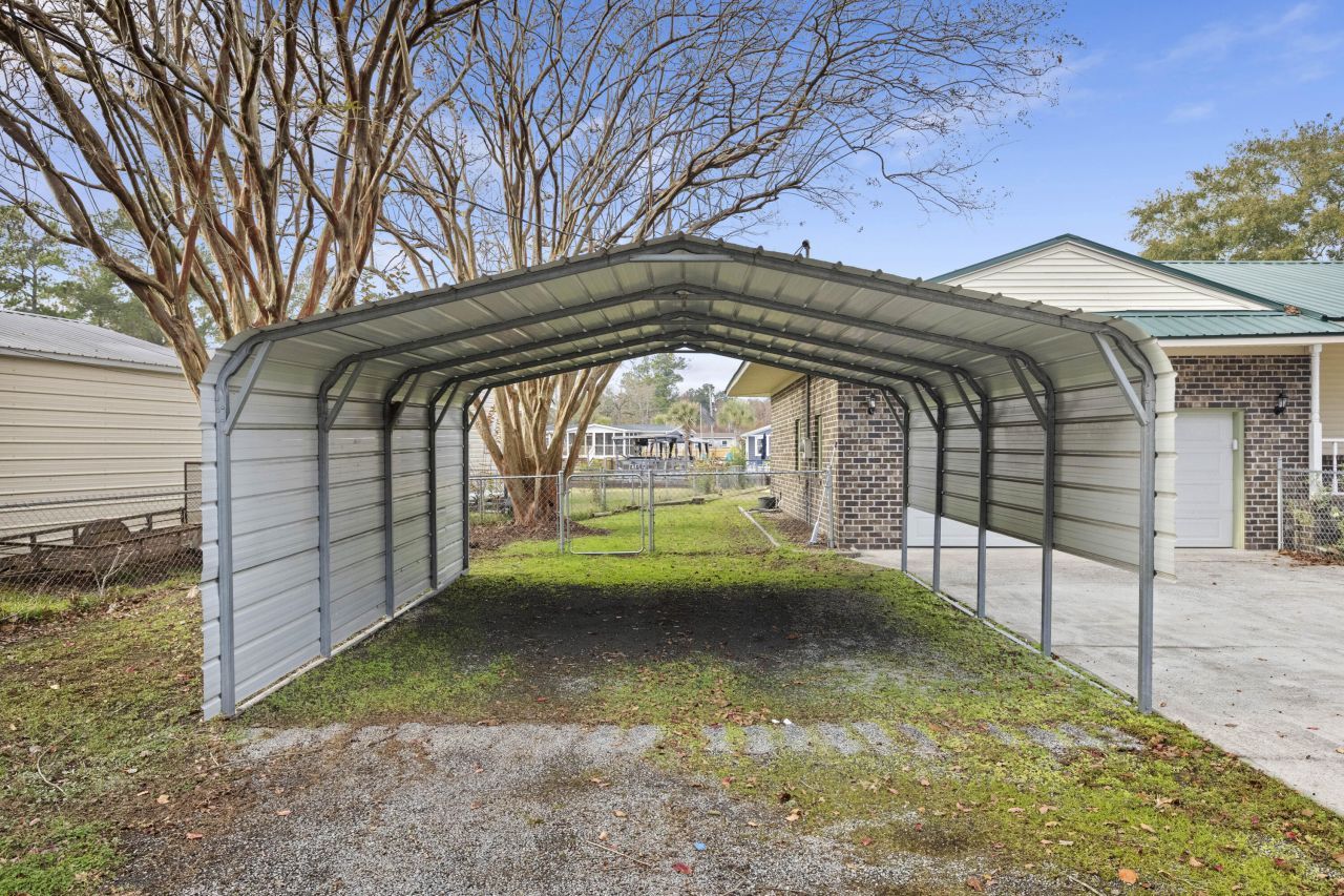 402 Chippendale Lane Photo 8