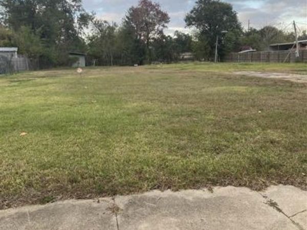1017 Mill Street, Lake Charles, LA 70601