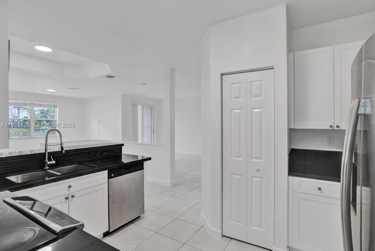 7257 NW 113th Ct, Doral, FL 33178 Photo