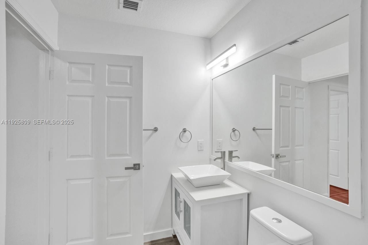 7257 NW 113th Ct, Doral, FL 33178 Photo