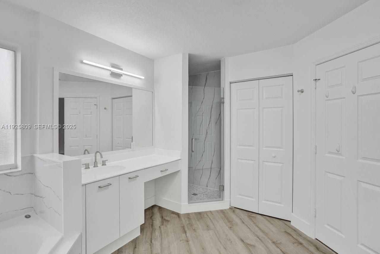 7257 NW 113th Ct, Doral, FL 33178 Photo