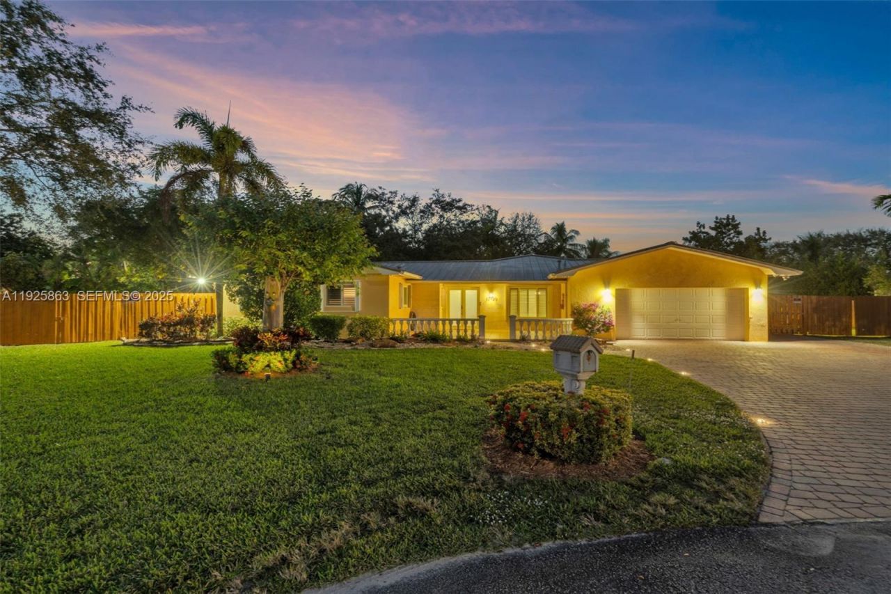 12920 SW 108th Place, Miami, FL 33176 Photo