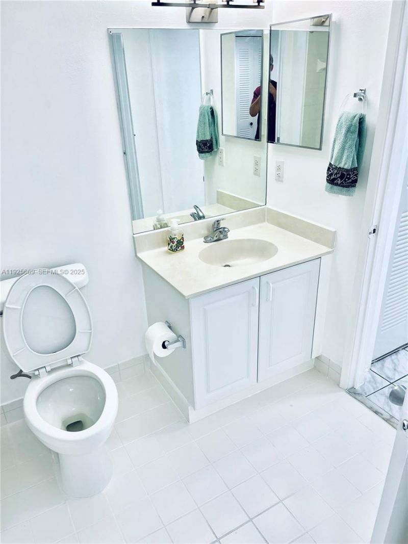 6801 Harding Ave, Unit 306, Miami Beach, FL 33141 Photo