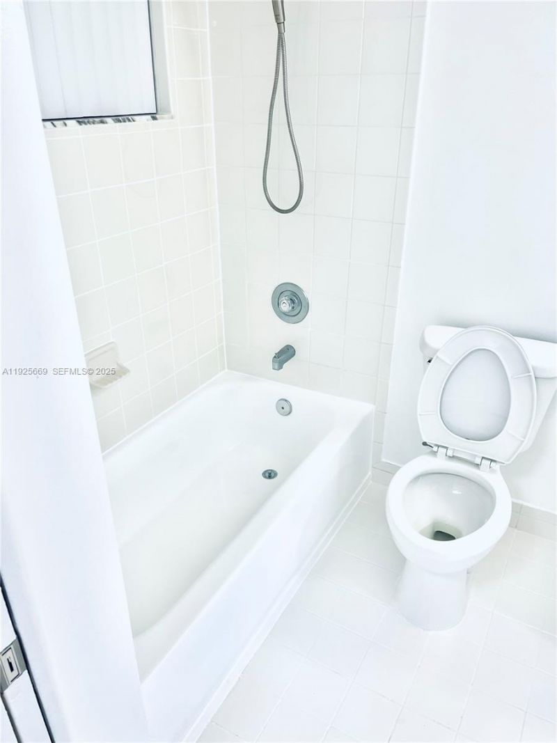 6801 Harding Ave, Unit 306, Miami Beach, FL 33141 Photo