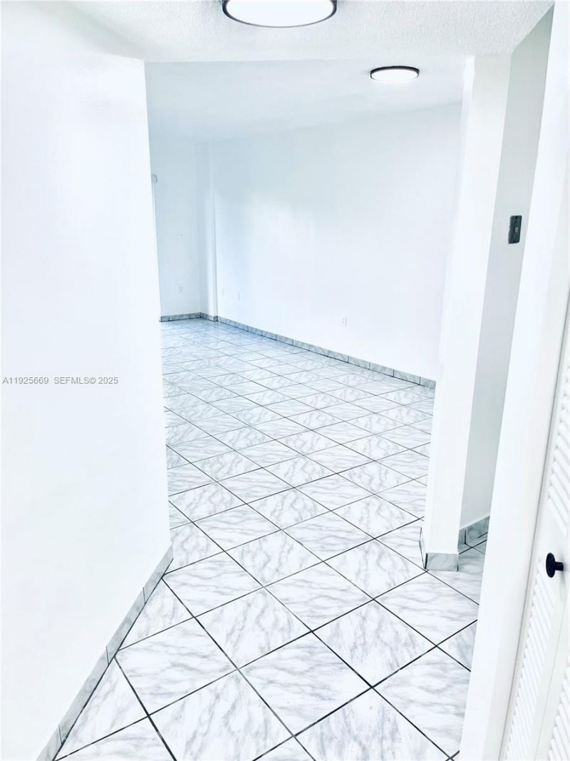 6801 Harding Ave, Unit 306, Miami Beach, FL 33141 Photo