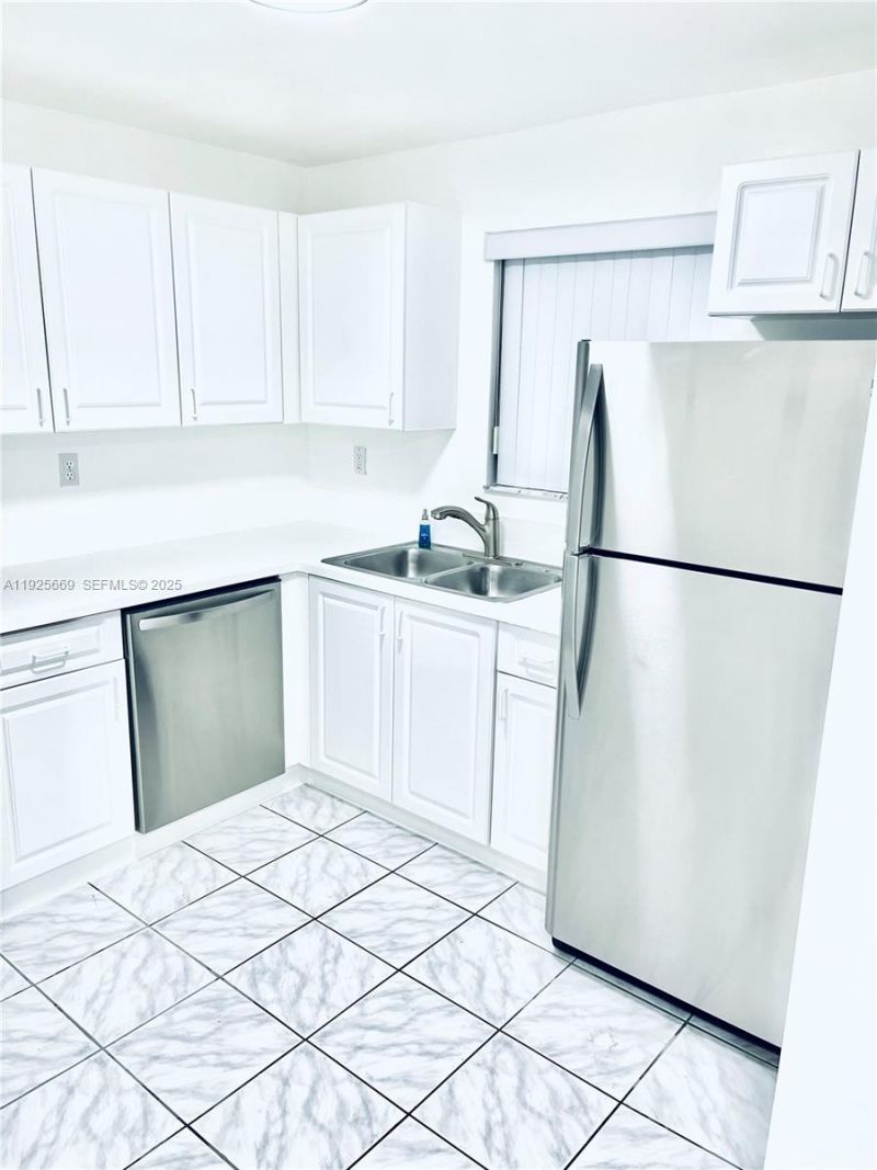 6801 Harding Ave, Unit 306, Miami Beach, FL 33141 Photo