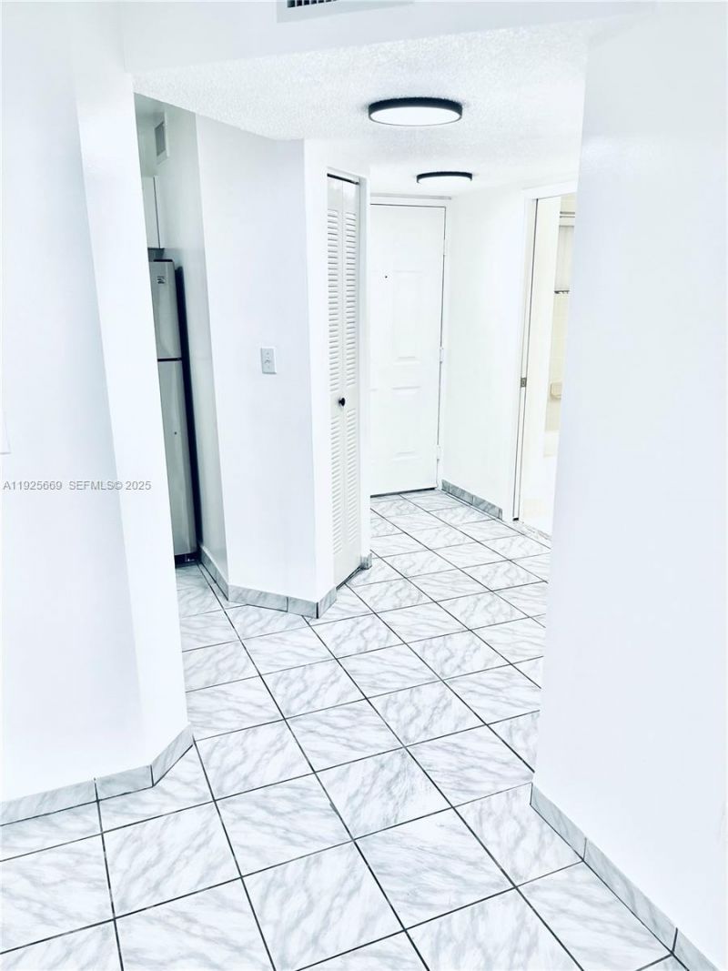6801 Harding Ave, Unit 306, Miami Beach, FL 33141 Photo