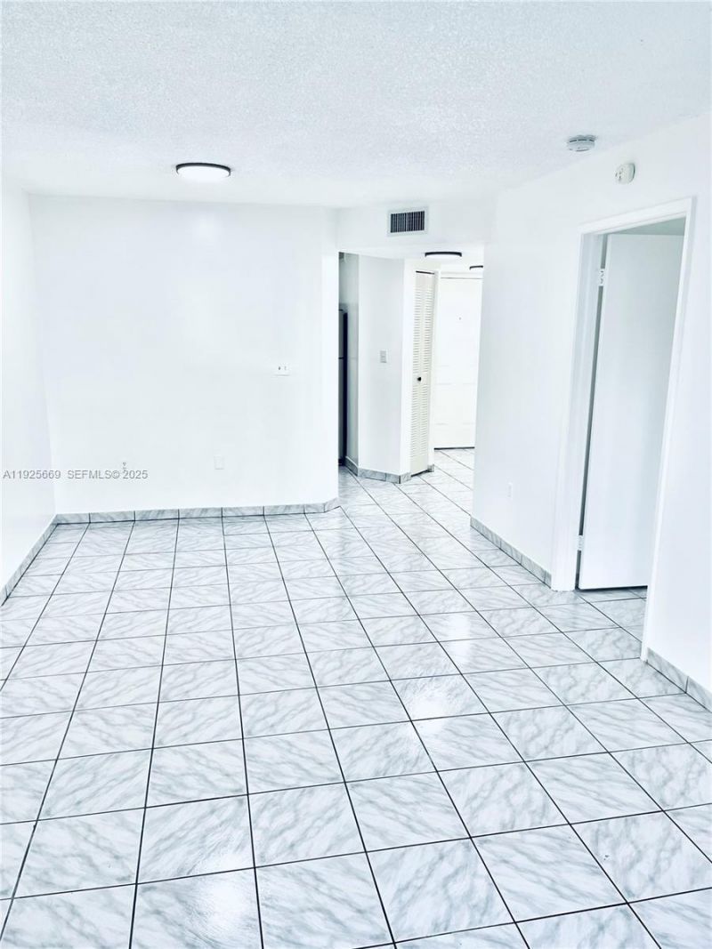 6801 Harding Ave, Unit 306, Miami Beach, FL 33141 Photo