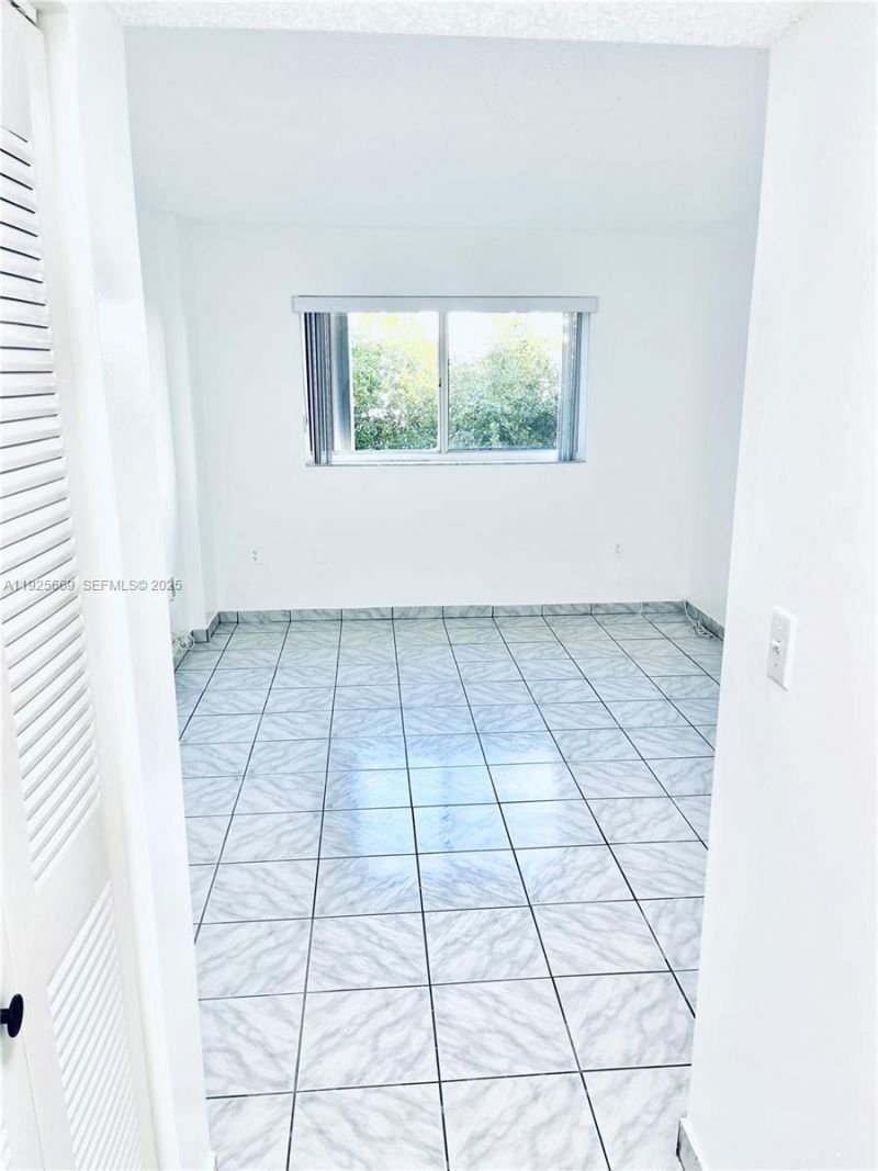 6801 Harding Ave, Unit 306, Miami Beach, FL 33141 Photo