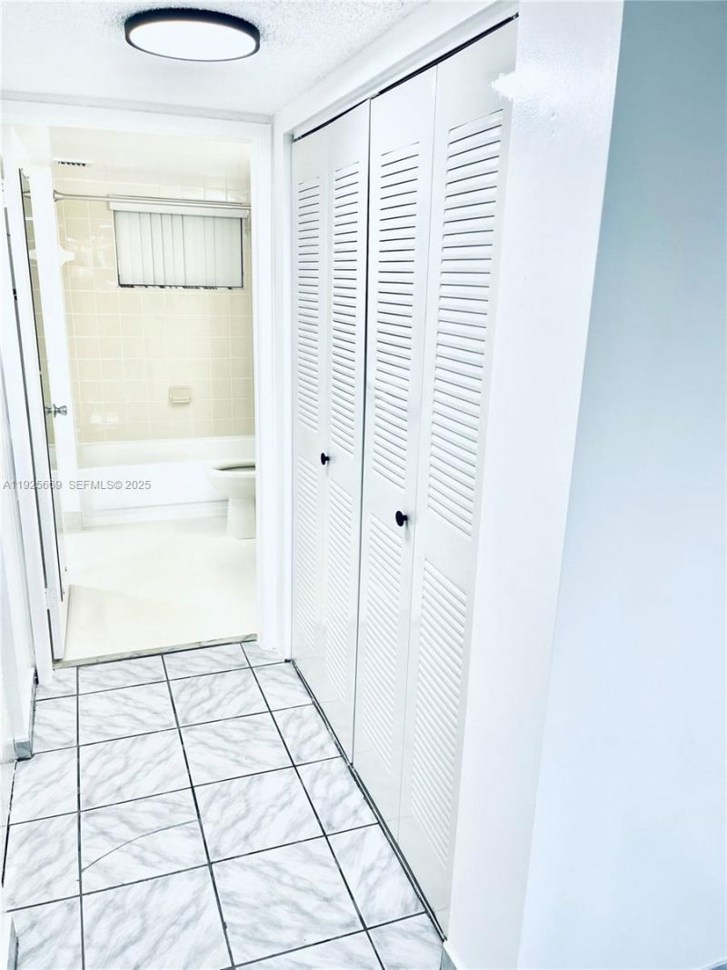 6801 Harding Ave, Unit 306, Miami Beach, FL 33141 Photo