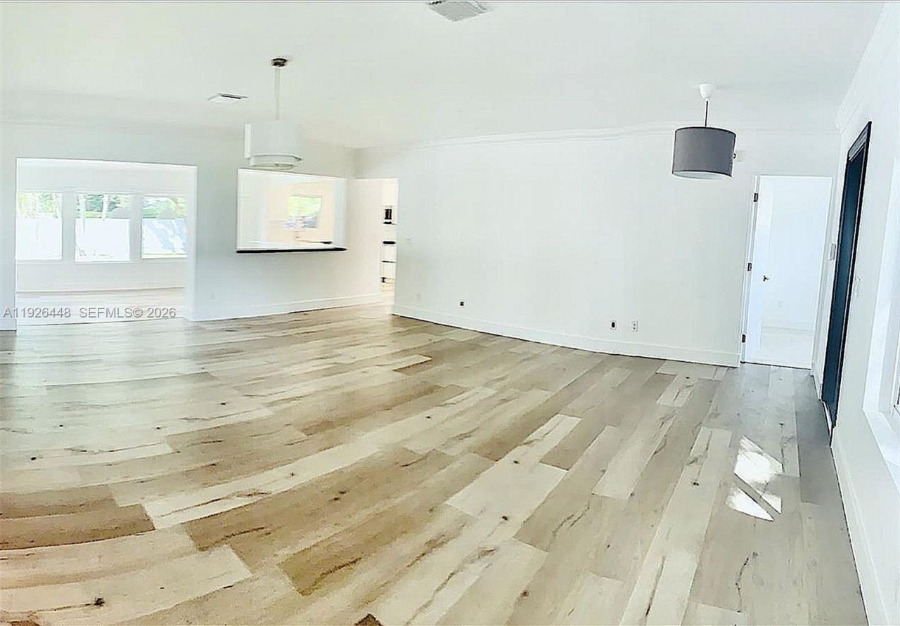 19340 NE 18th Ct, Miami, FL 33179 Photo