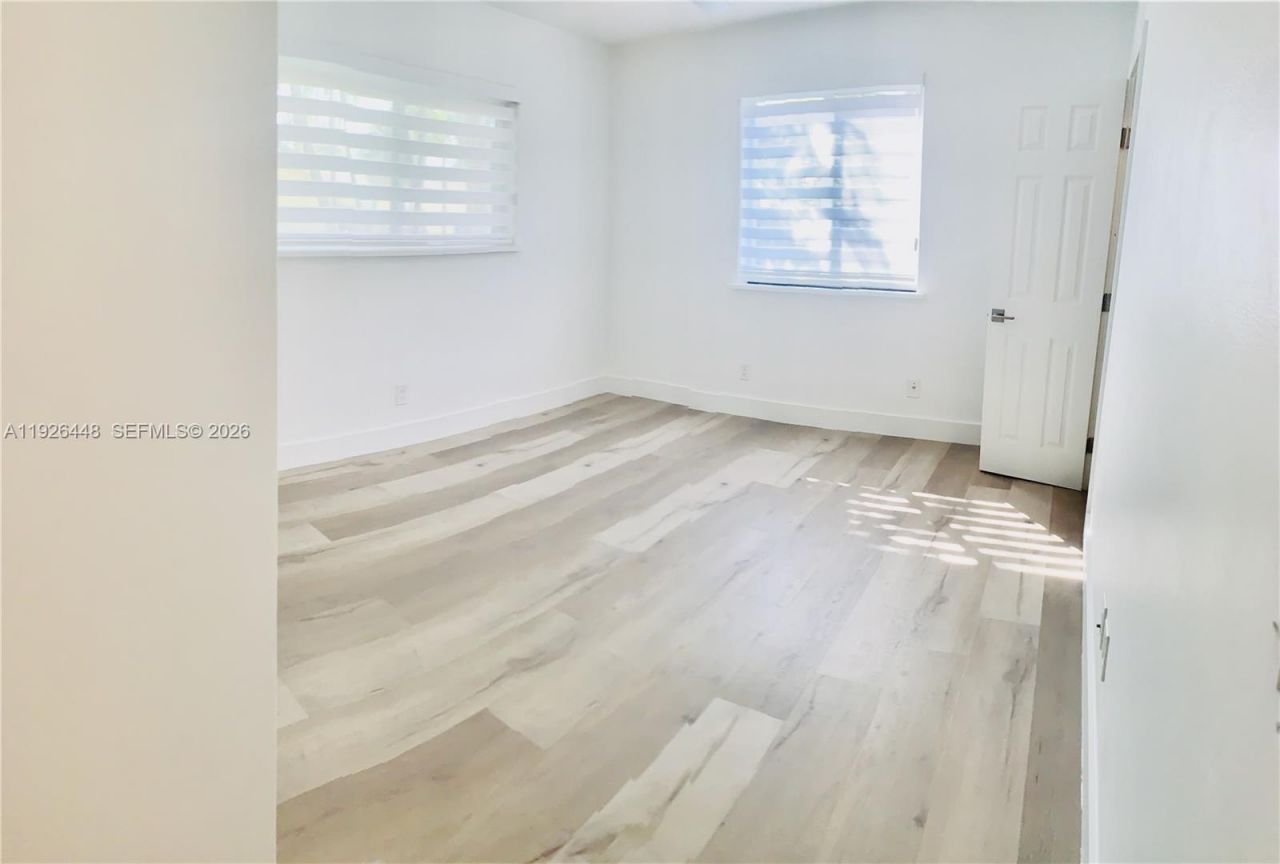 19340 NE 18th Ct, Miami, FL 33179 Photo