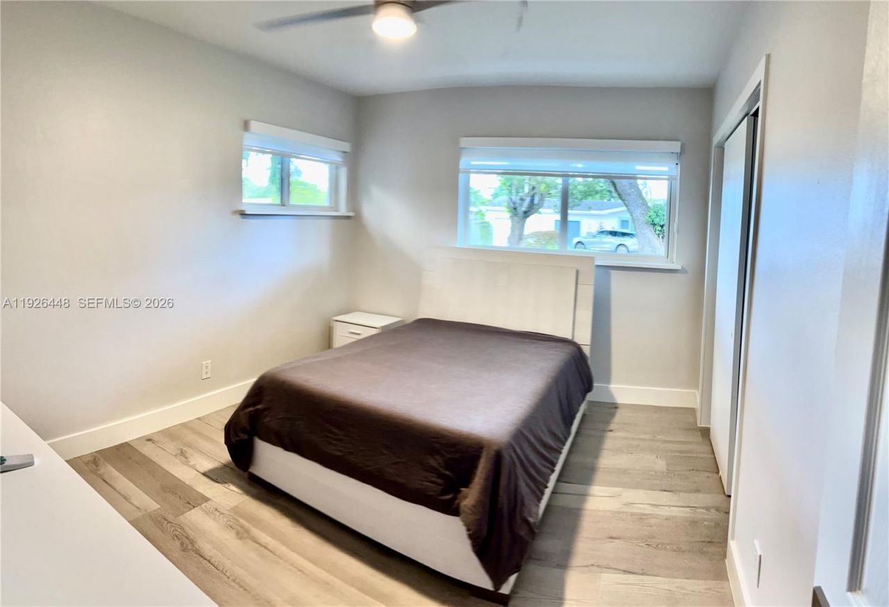 19340 NE 18th Ct, Miami, FL 33179 Photo