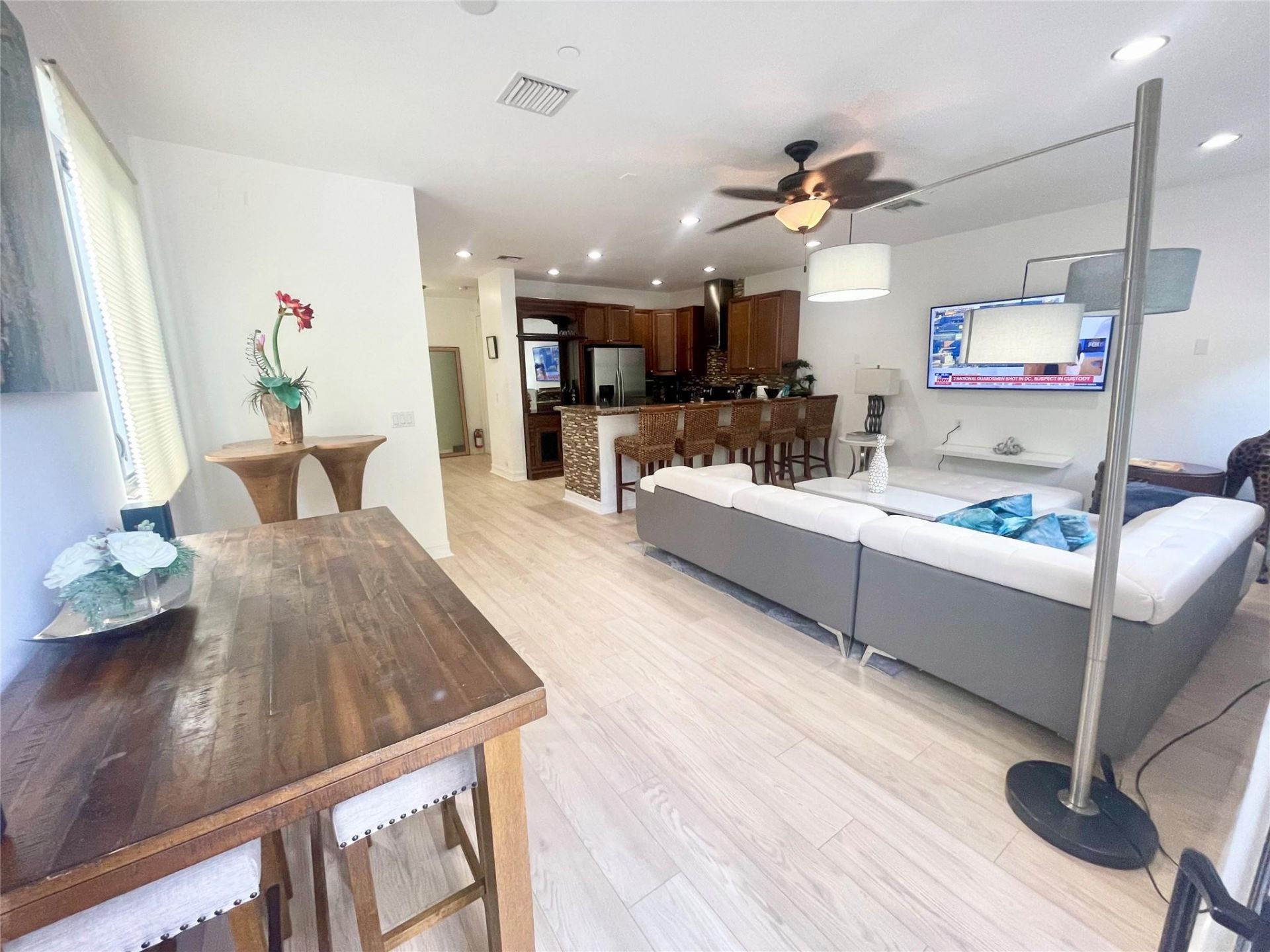 540 NE 17th Avenue, Fort Lauderdale, FL 33301 Photo