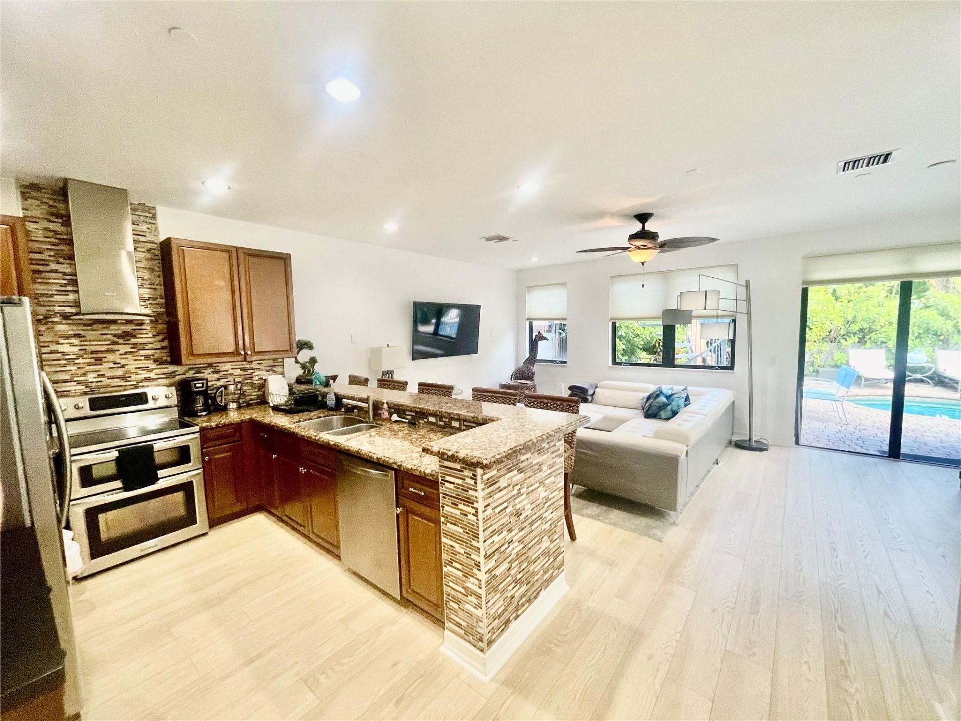 540 NE 17th Avenue, Fort Lauderdale, FL 33301 Photo