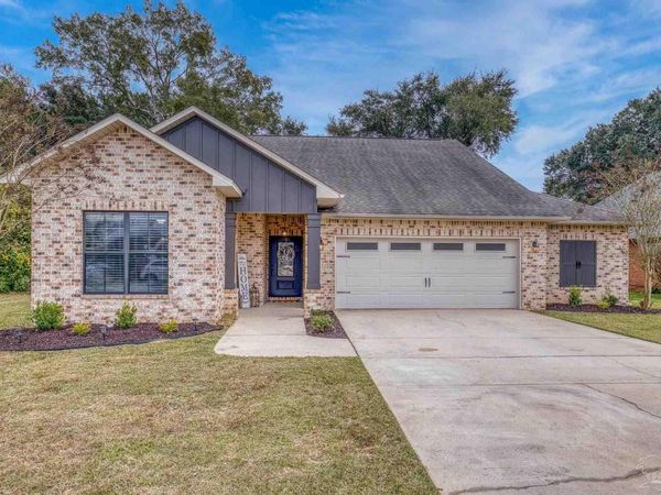 5442 Southlake Dr, Pace, FL 32571