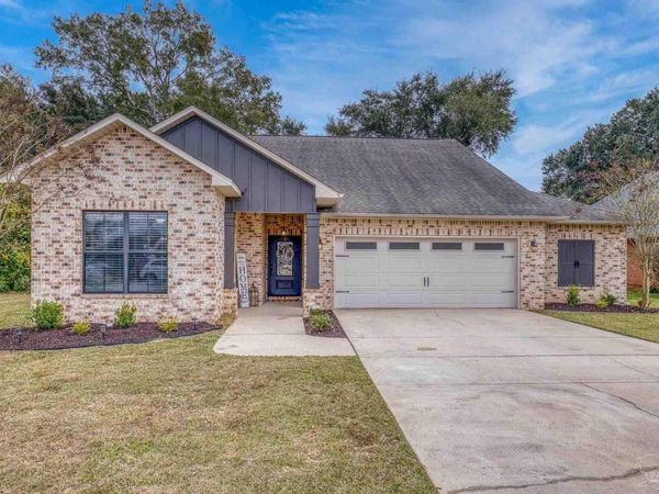 5442 Southlake Dr, Pace, FL 32571