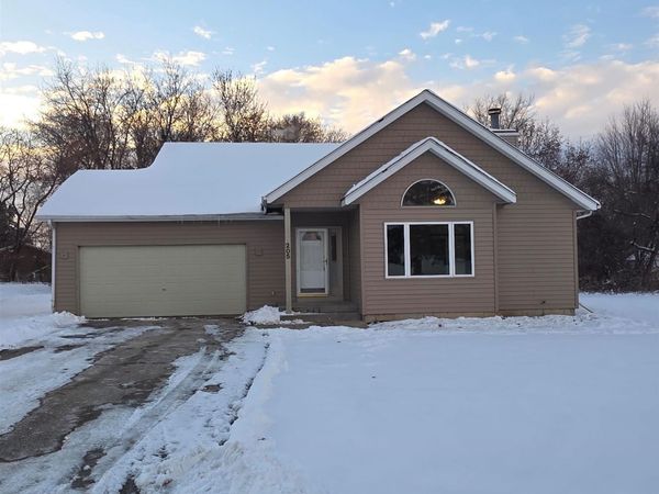 205 SW Gables Drive, POPLAR GROVE, IL 61065