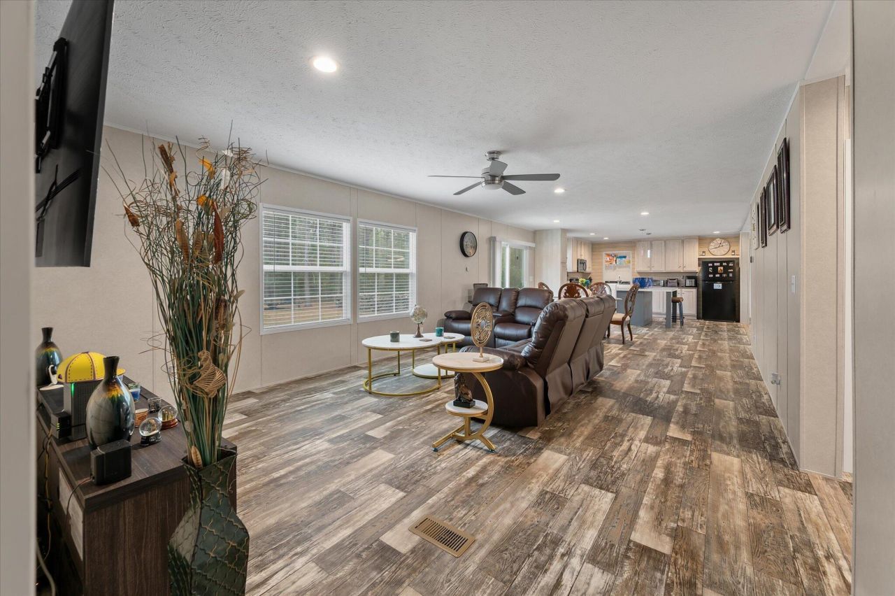 119 Penny Creek Drive Photo 12